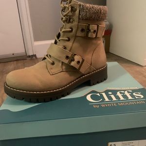 Marlee bootie by Cliffs